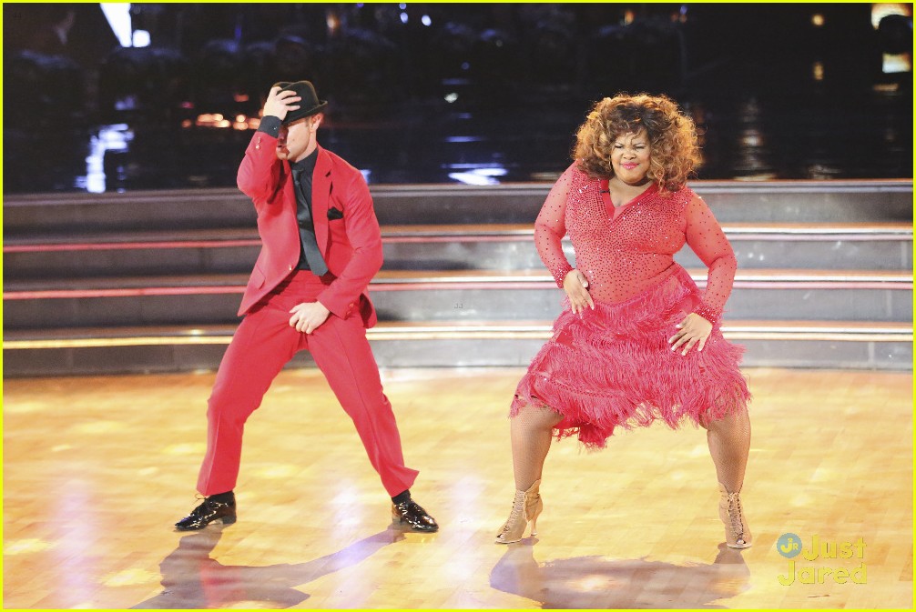 Chelsea Kane, Amy Purdy & Amber Riley Heat Up DWTS' 10th Anniversary Special With Mark Ballas & A 'Bromance' Dance!