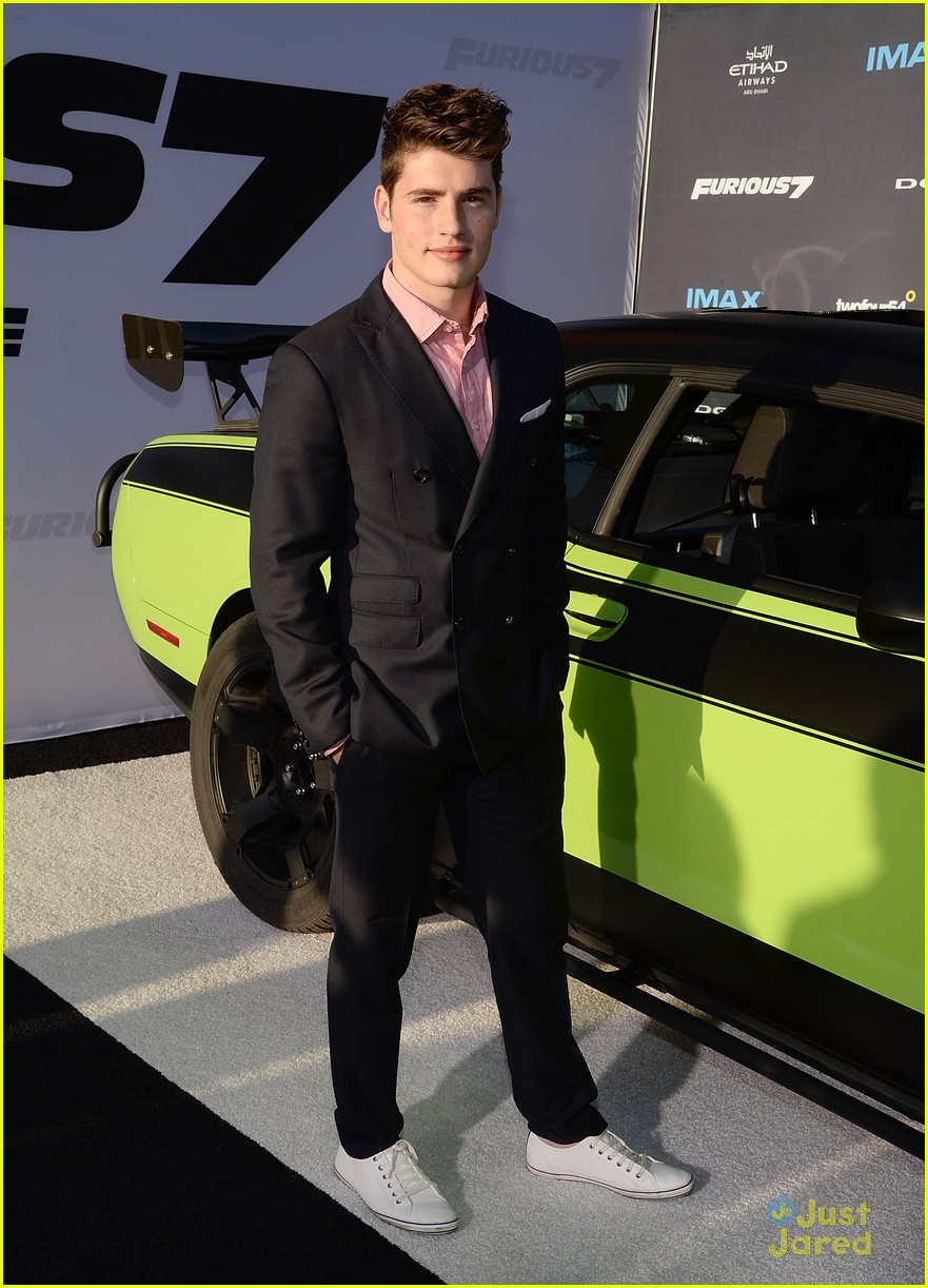 Gregg Sulkin Doesn't Really Like Tea, But Is 'Addicted' To Chocolate Chip Cookies