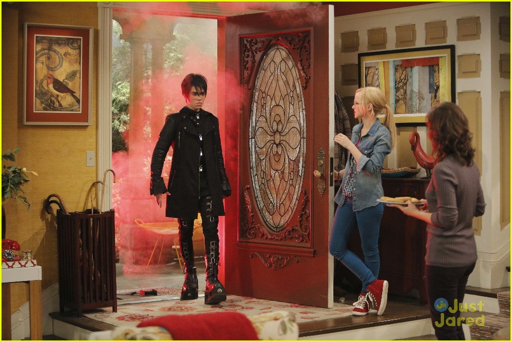 Cameron Boyce Guest Stars on 'Liv & Maddie' Tonight!