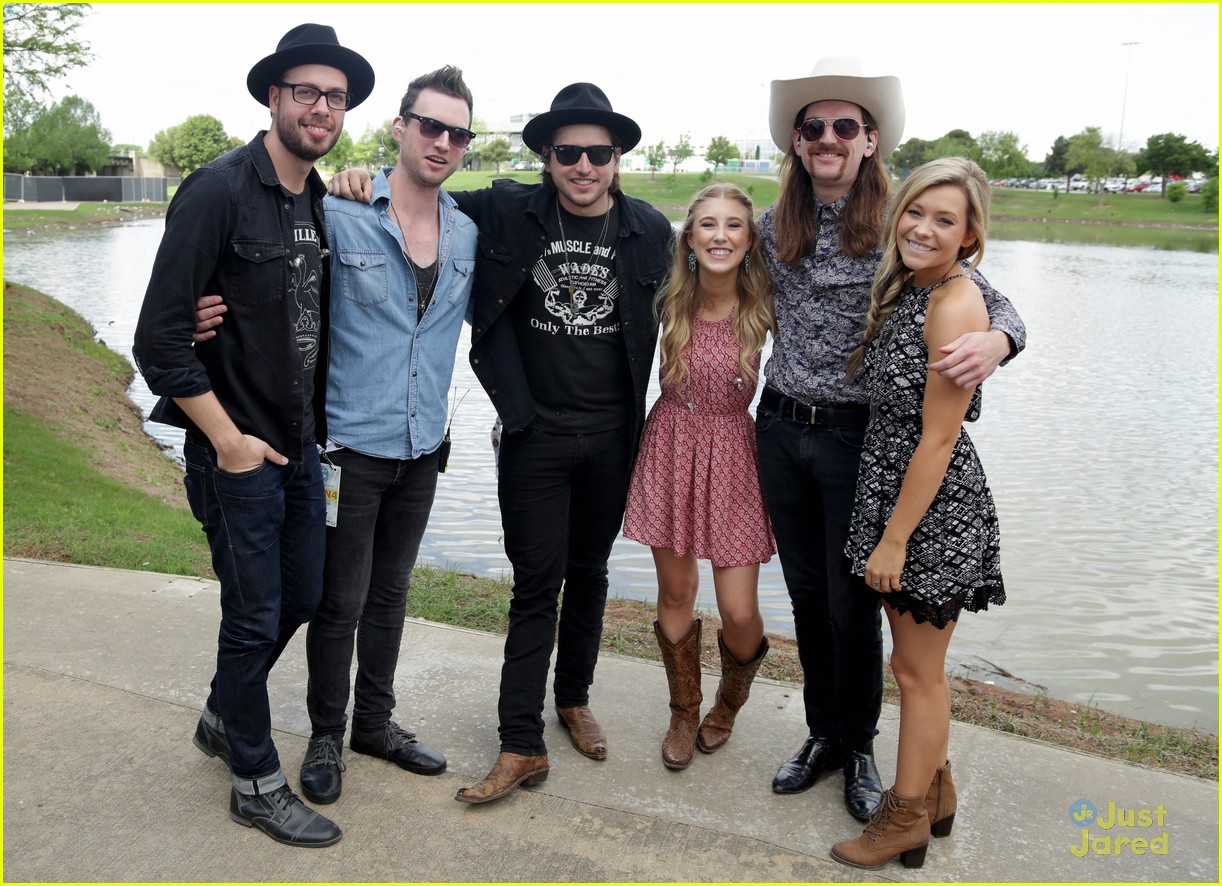 Maddie & Tae Perform At ACM Party For A Cause Festival - See The Pics!