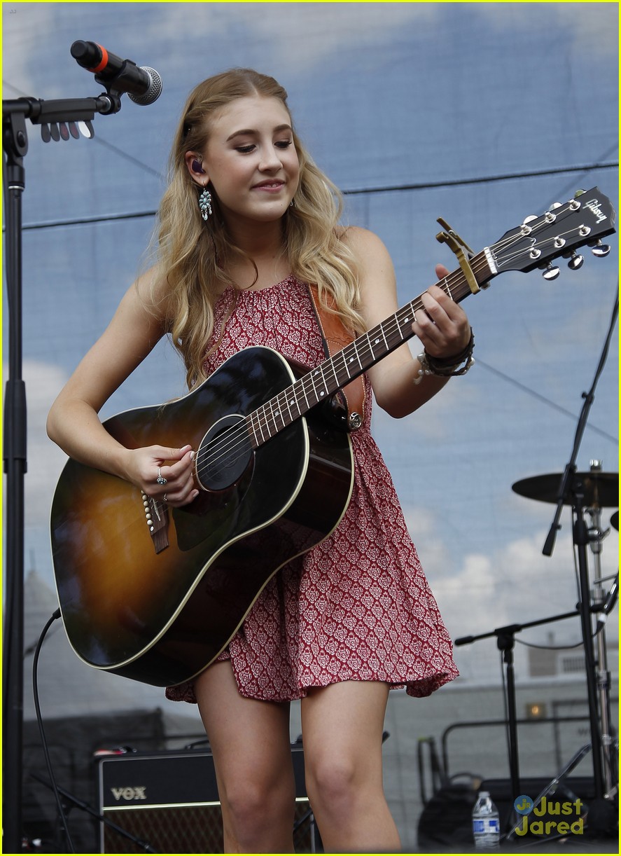 Maddie & Tae Perform At ACM Party For A Cause Festival - See The Pics!
