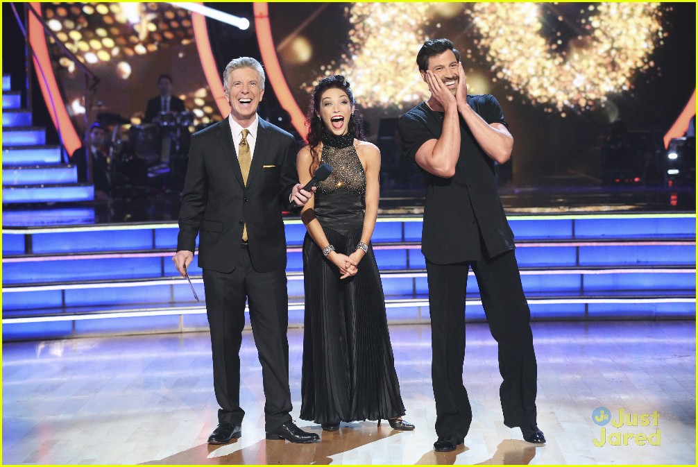 Meryl Davis & Maksim Chmerkovskiy Have A Dance Showdown on 'DWTS' 10th Anniversary Special - See The Pics!
