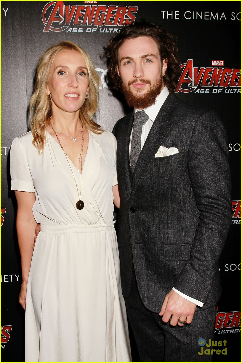 Elizabeth Olsen & Aaron Taylor-Johnson Assemble with 'Avengers' for NYC Premiere!