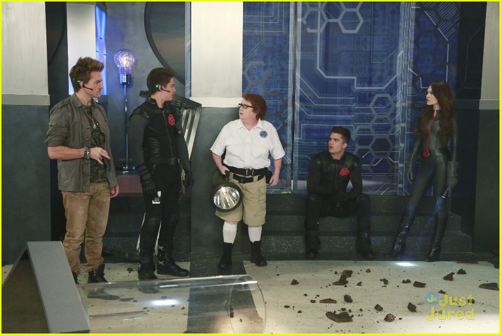 Is The Bionic Island Under Threat on 'Lab Rats'?
