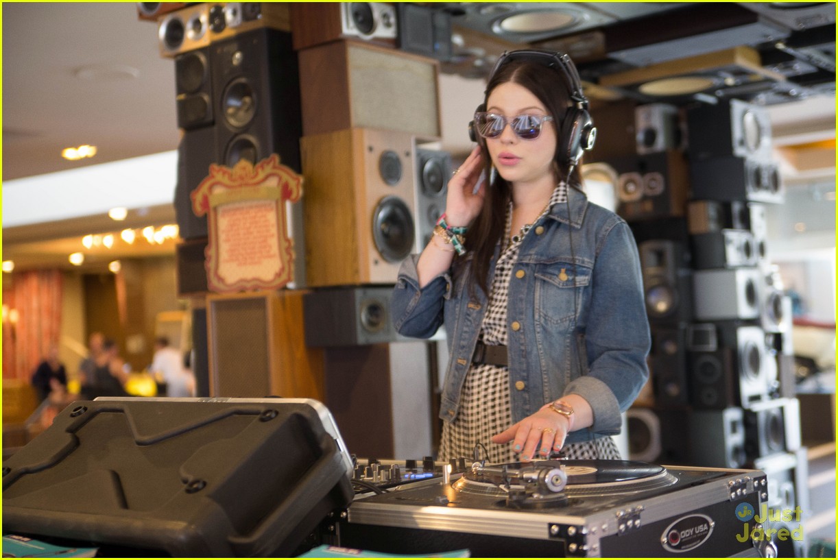 Nikki Reed & Ashley Greene Are BFFs During Day Two of Coachella