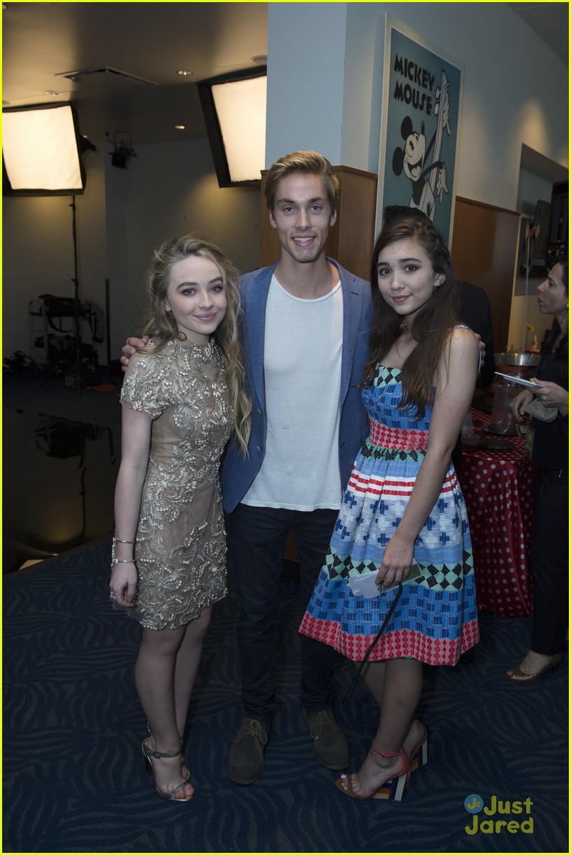 Sabrina Carpenter Performs 'Eyes Wide Open' at RDMAs 2015 - Watch Here!