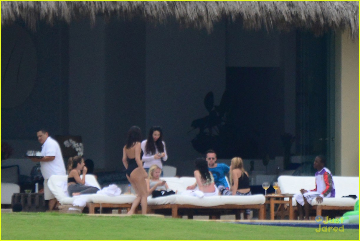 Selena Gomez Wears Cute One Piece In Mexico - See The Pics!