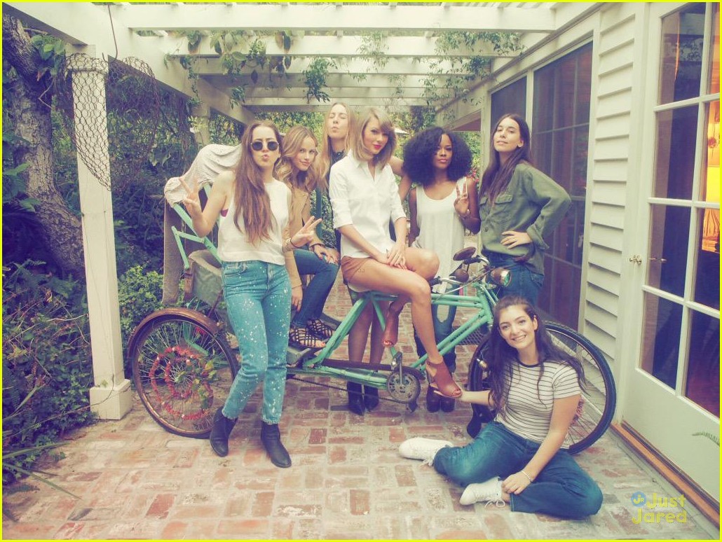 Taylor Swift Is Hanging Out with Empire's Serayah!