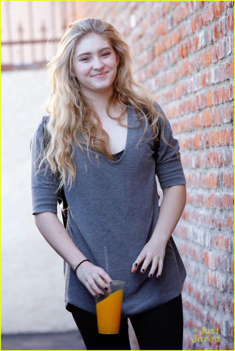 Willow Shields Gives Shoutout to DWTS Troupe Dancers