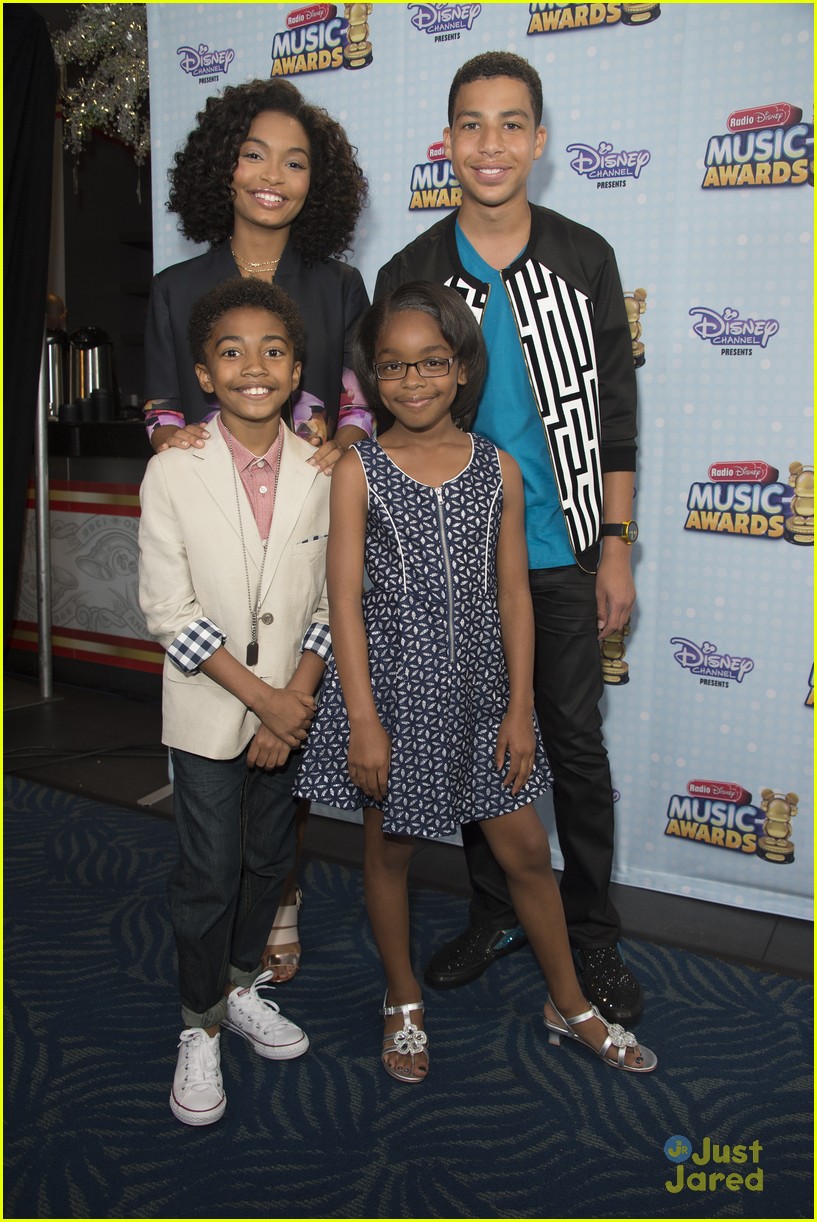 Yara Shahidi & G Hannelius Bring TV Families to RDMAs 2015