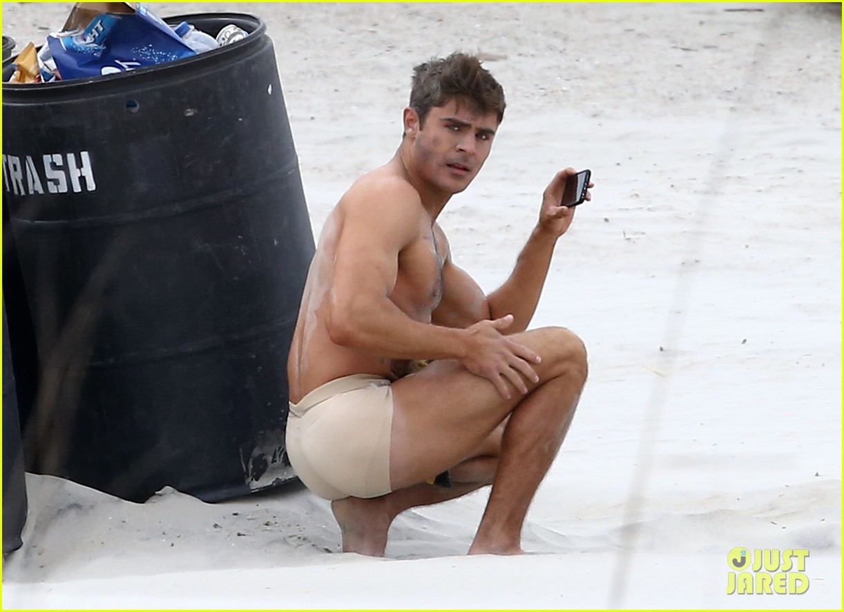 Zac Efron Runs Around Almost Naked on 'Dirty Grandpa' Set!