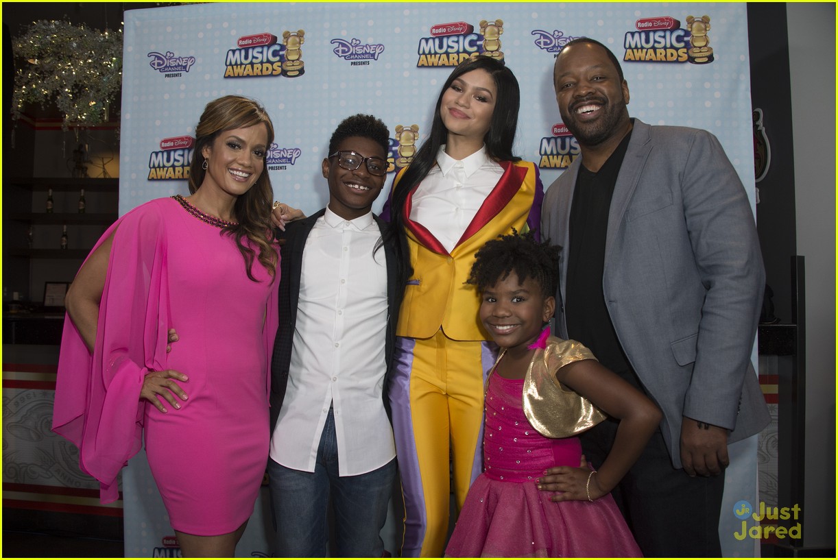 Zendaya Rocks A Ton of Looks For Hosting Duties at RDMAs 2015 - See Them Here!
