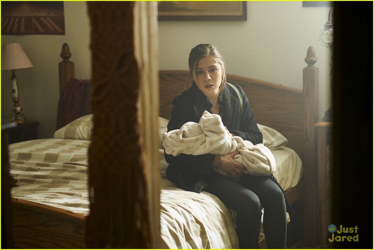 Jennette McCurdy Shows Off Her Darker Side in First Official 'Between' Trailer (Exclusive)