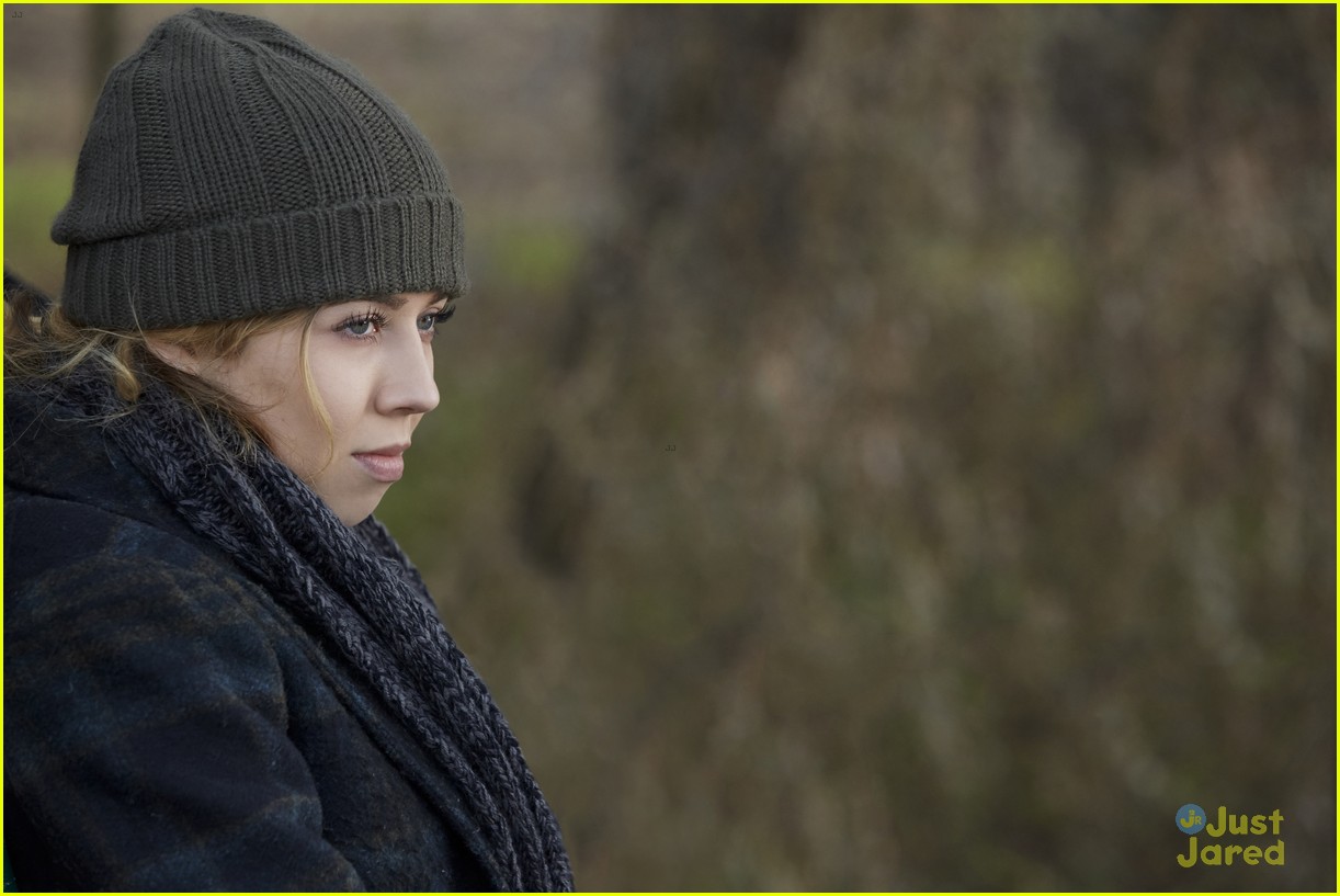 Jennette McCurdy Shows Off Her Darker Side in First Official 'Between' Trailer (Exclusive)