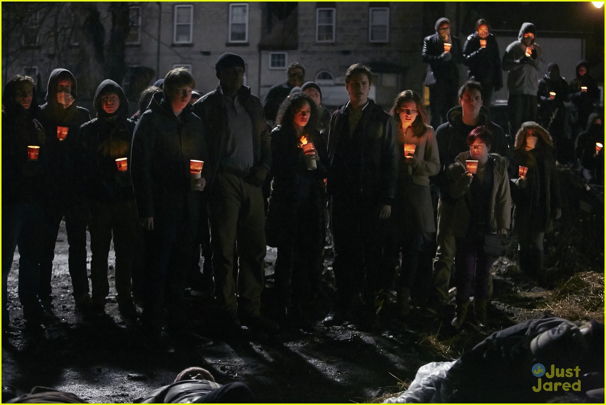 Jennette McCurdy Shows Off Her Darker Side in First Official 'Between' Trailer (Exclusive)