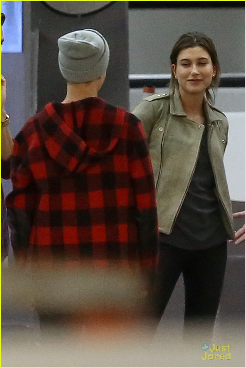 Justin Bieber Sings Boyz II Men Again For Engaged Couple (Video)