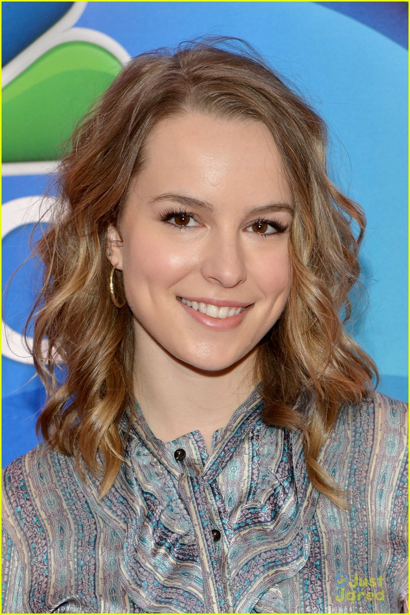 Miranda Cosgrove & Bridgit Mendler Promote Their Shows at NBC Upfront!