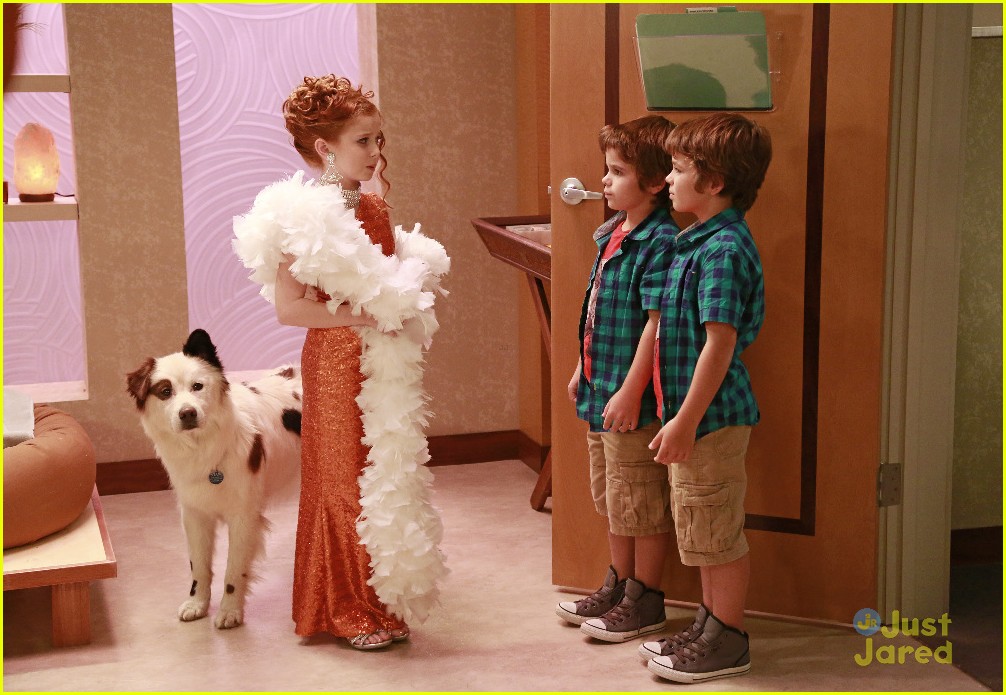 Avery & Francesca Dress To The Nines In An Exclusive Sneak Peek At This Week's 'Dog With A Blog'