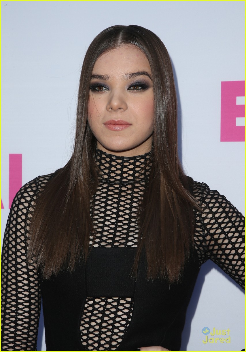 Hailee Steinfeld & Sophie Turner Are Two 'Barely Lethal' Ladies