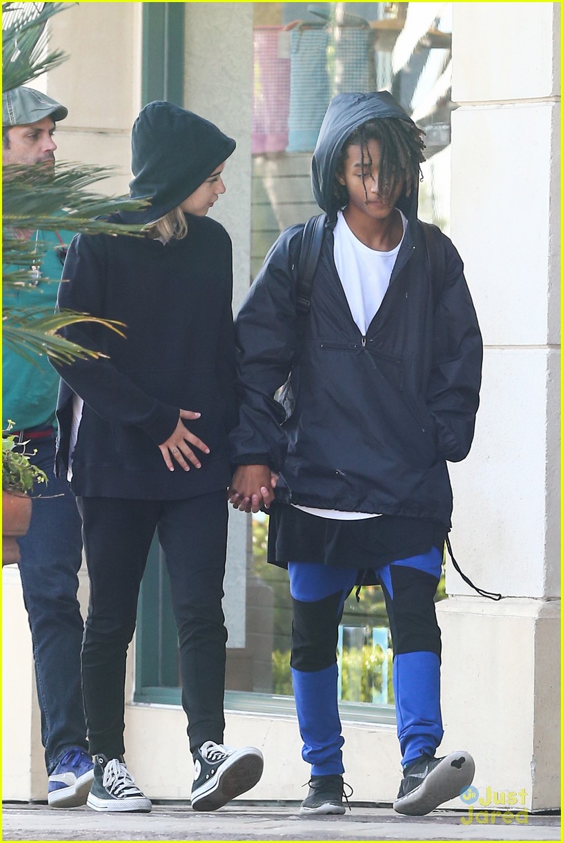 Jaden Smith Holds Hands With a Mystery Girl!