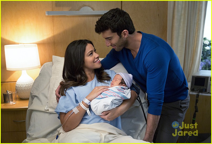 Jane Is Having Her Baby On 'Jane The Virgin's Season Finale Tonight!