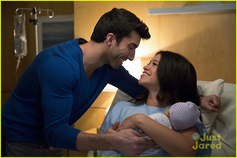 Jane Is Having Her Baby On 'Jane The Virgin's Season Finale Tonight!