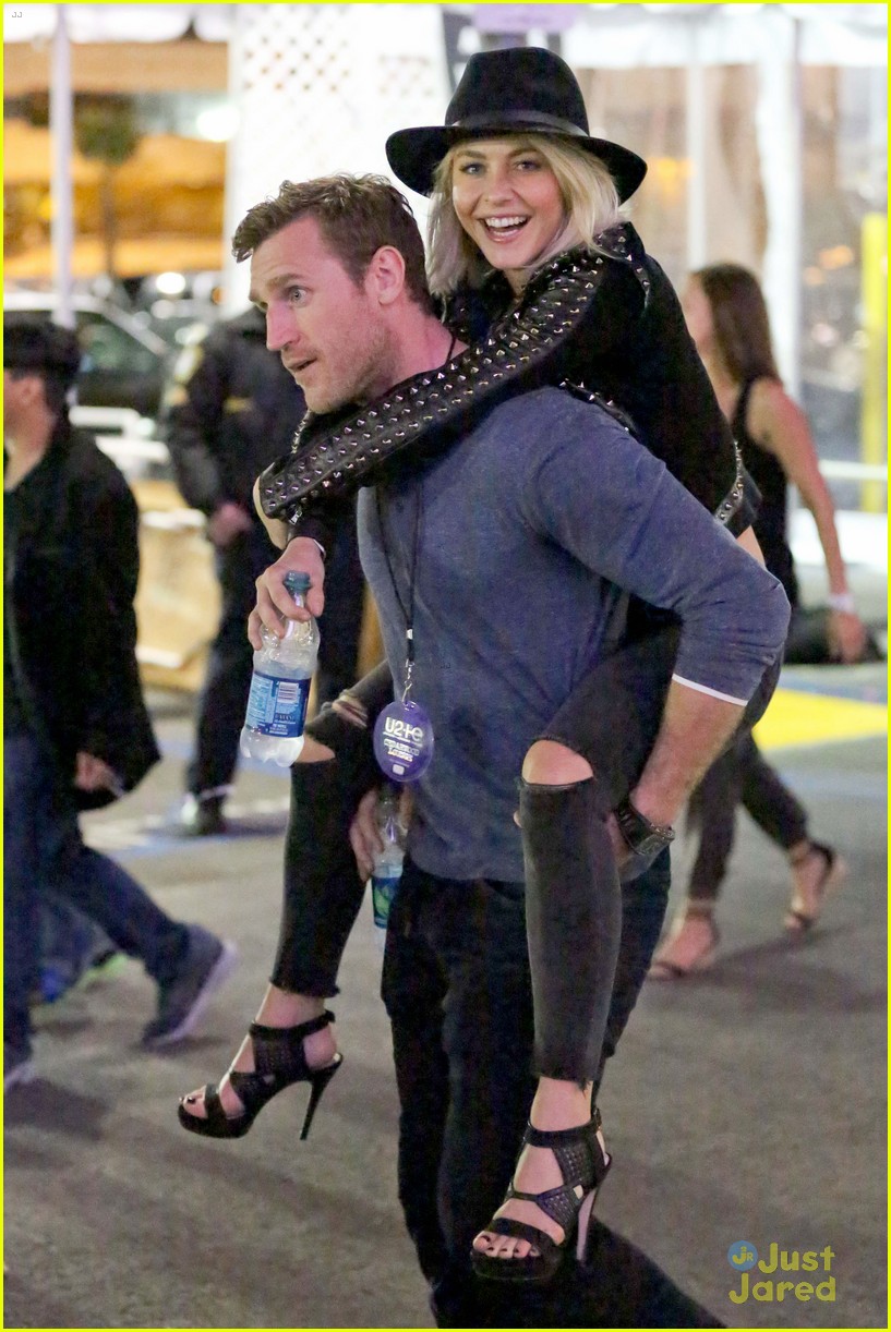 Julianne & Derek Hough Have a Double Date Night!