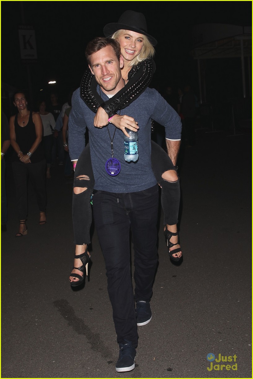 Julianne & Derek Hough Have a Double Date Night!