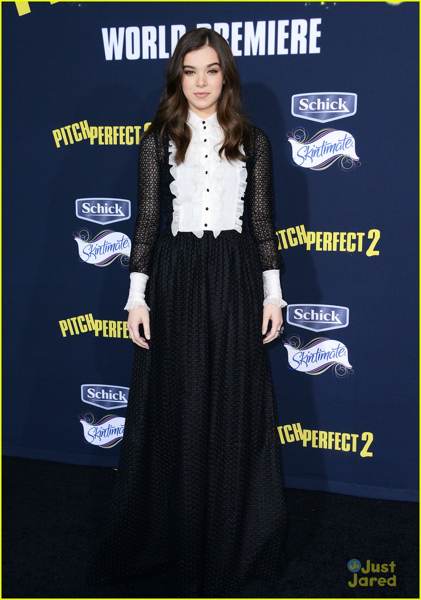 Anna Kendrick & Hailee Steinfeld Hit All the Right Notes at 'Pitch Perfect 2' Premiere