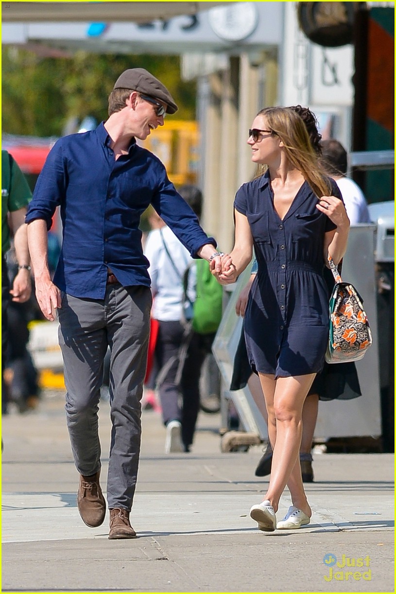 Eddie Redmayne & Hannah Bagshawe Catch London Flight After Met Gala