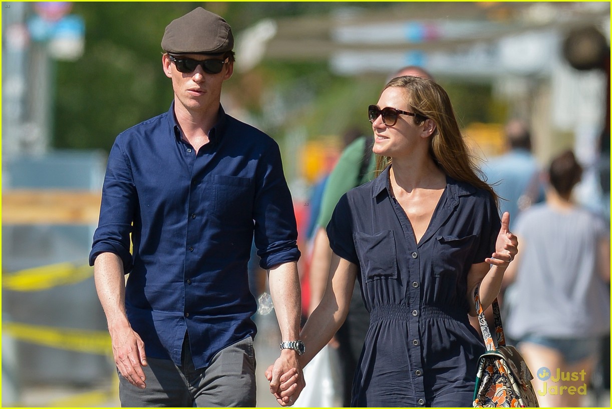 Eddie Redmayne & Hannah Bagshawe Catch London Flight After Met Gala