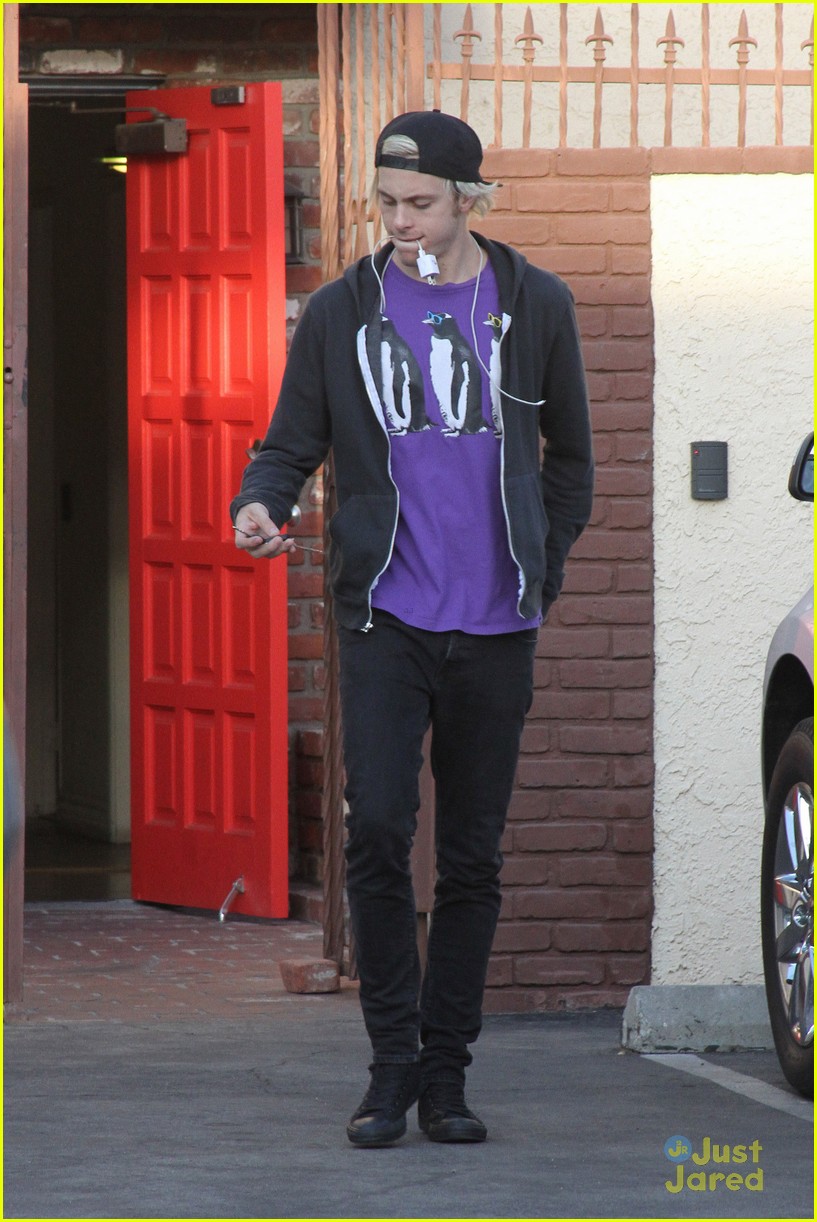 Riker Lynch Wears Cool Penguin Shirt For DWTS Finals Practice With Allison Holker