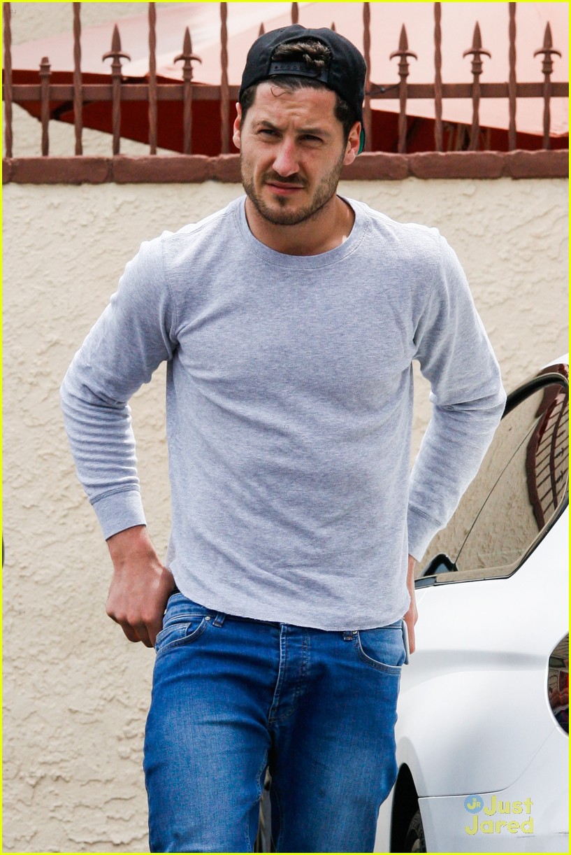 Noah Galloway Crashes Rumer Willis & Val Chmerkovskiy's DWTS Practice