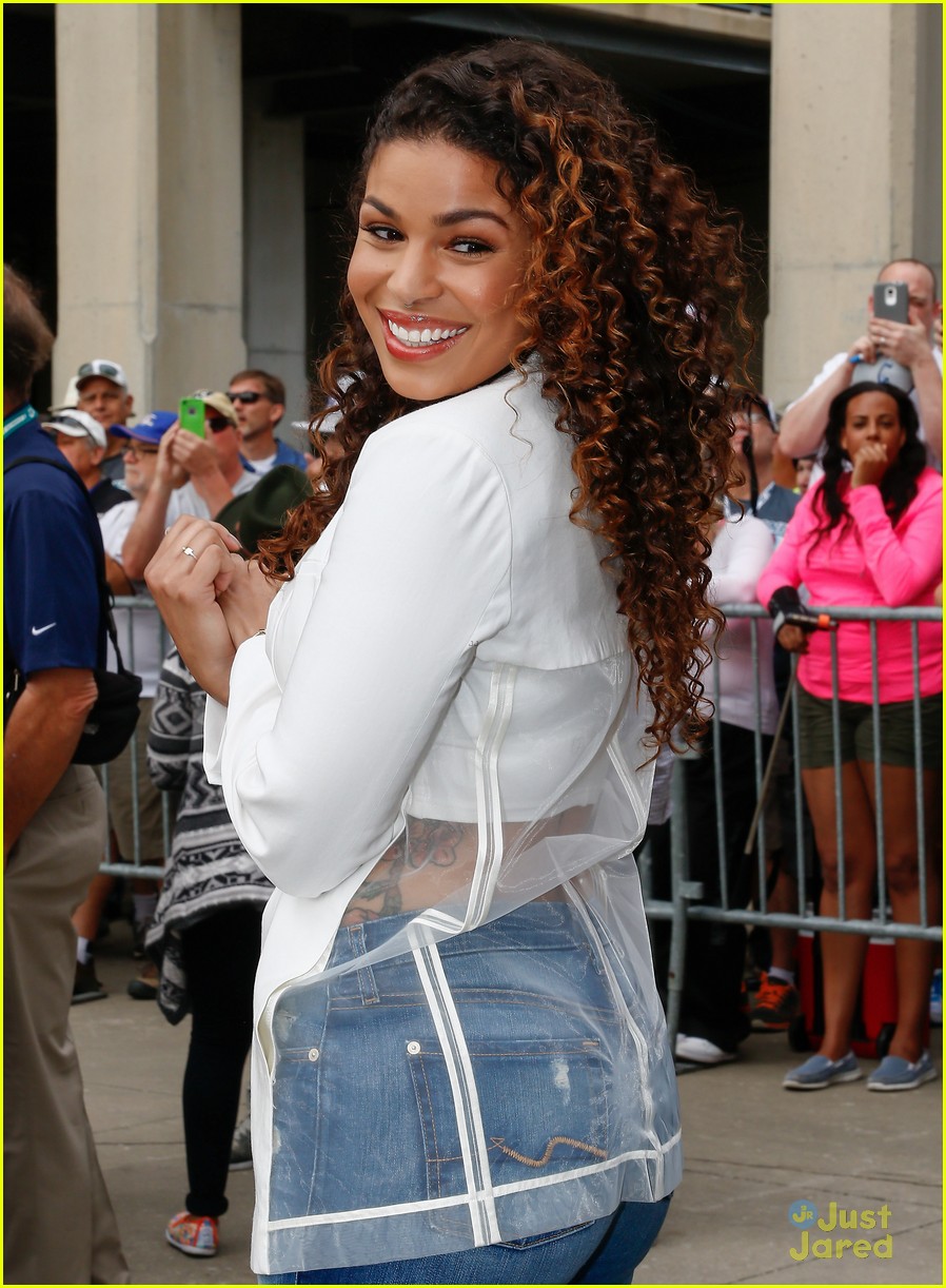 Jordin Sparks & Danielle Bradbery Are White Hot at Indy 500