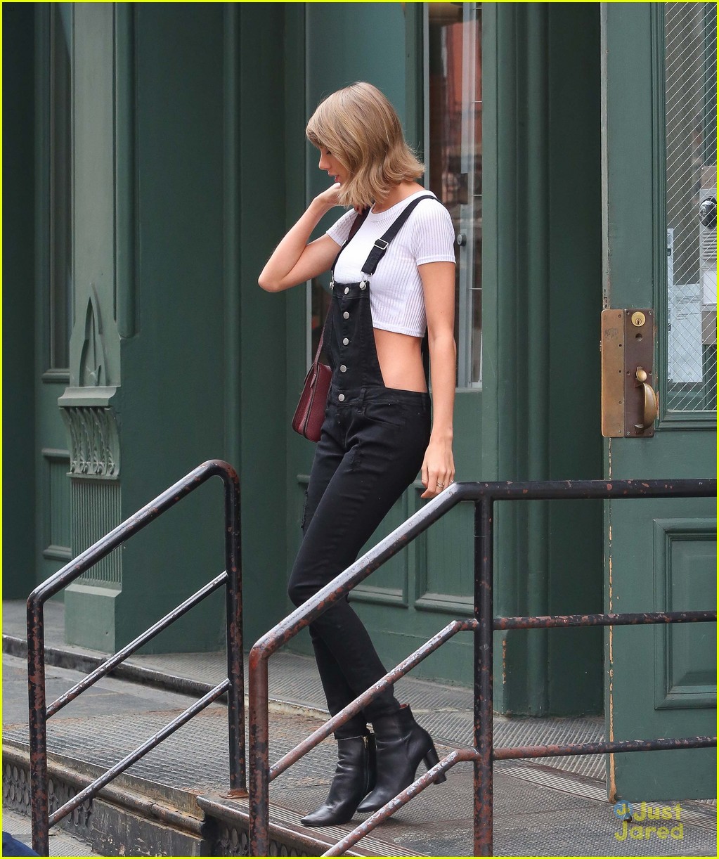 Taylor Swift Goes Wedding Dress Shopping for BFF Britany Maack