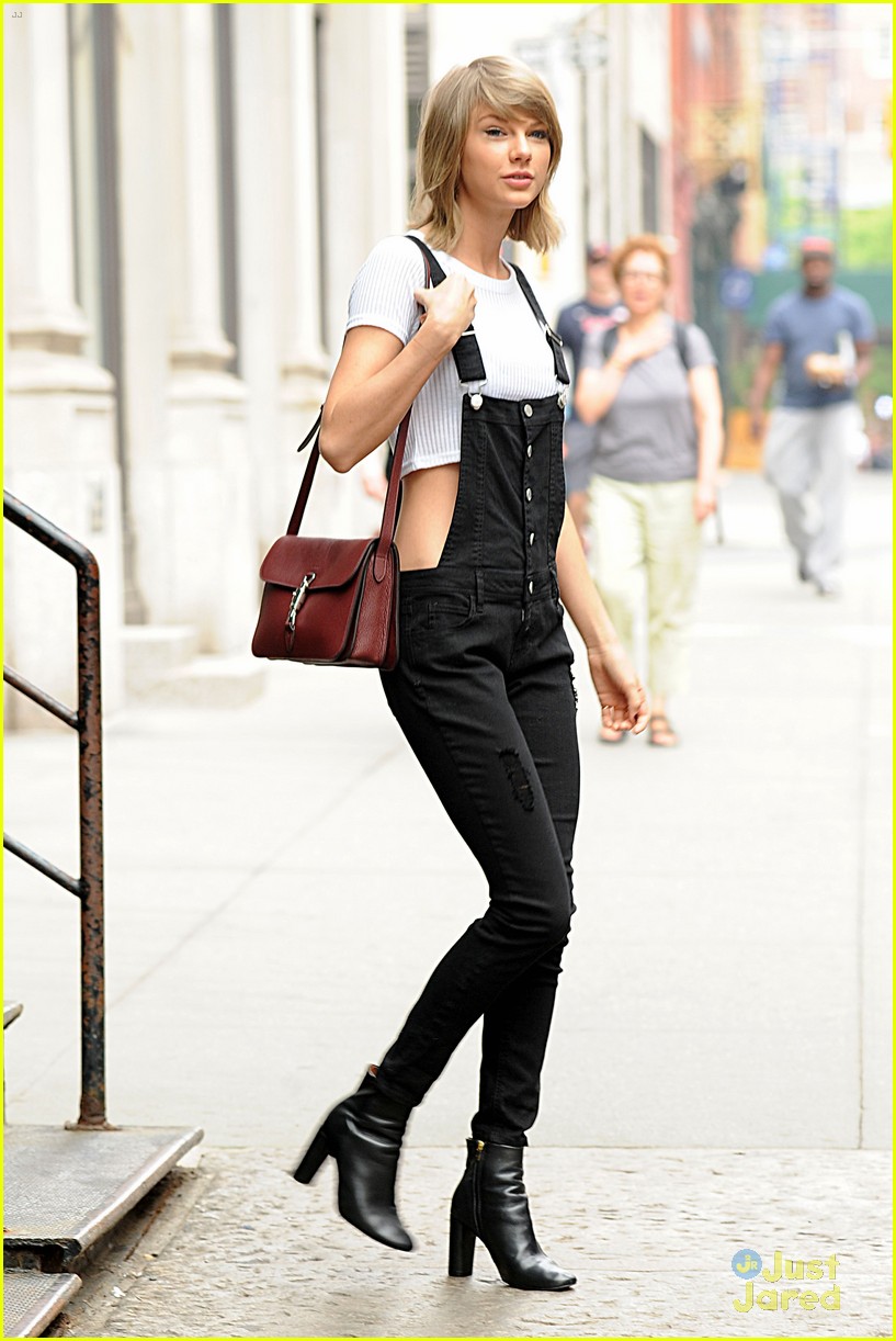 Taylor Swift Goes Wedding Dress Shopping for BFF Britany Maack
