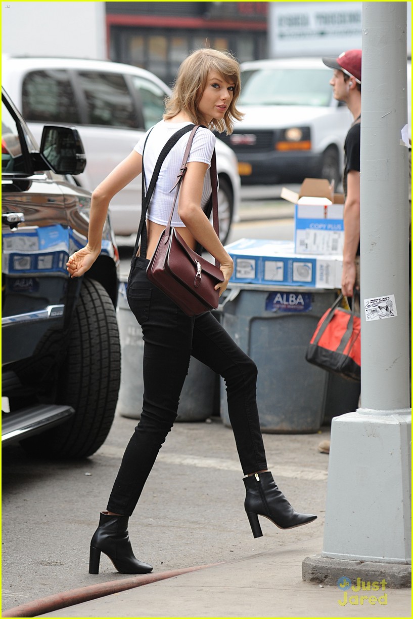 Taylor Swift Goes Wedding Dress Shopping for BFF Britany Maack