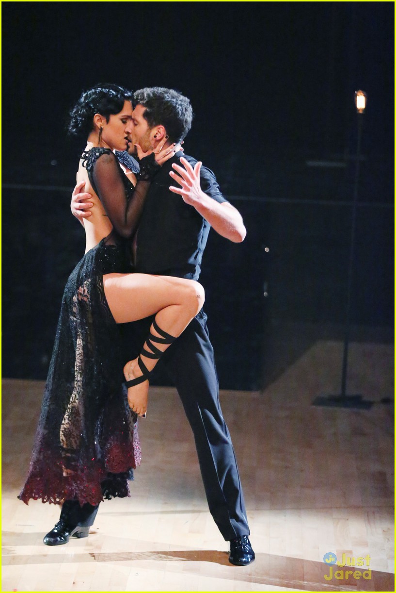 Rumer Willis & Val Chmerkovskiy Perform Fusion Dance on 'DWTS' Finale (Video)