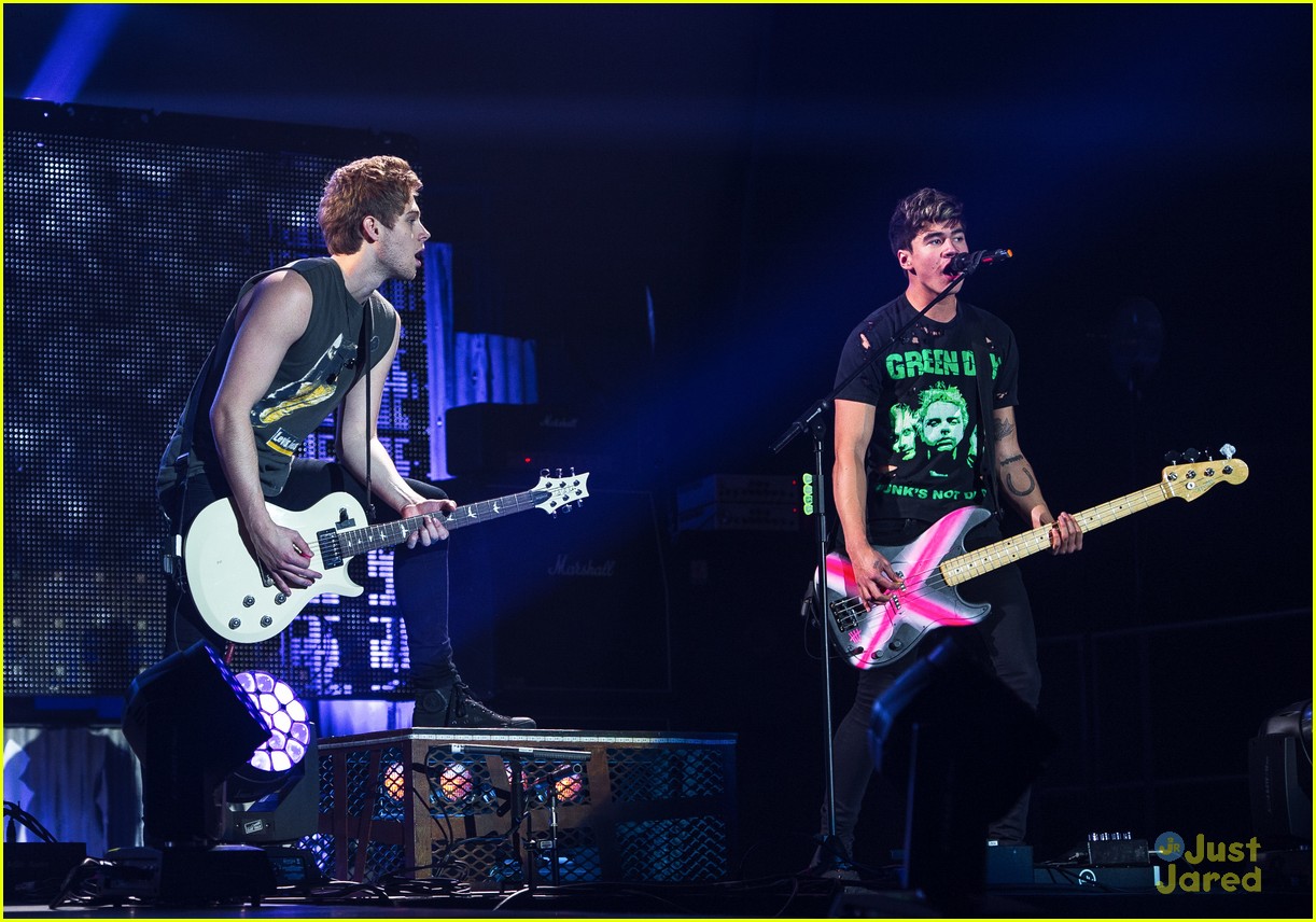 5 Seconds of Summer Bring Down the House in Birmingham!