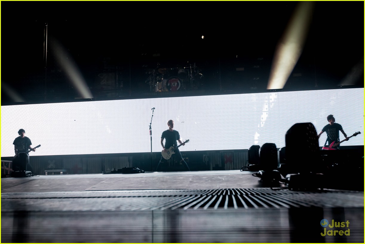 5 Seconds of Summer Bring Down the House in Birmingham!