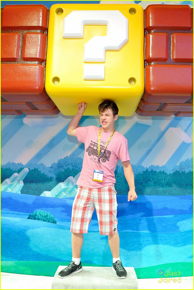 Austin North & Bradley Steven Perry Get Their Game On With Nintedo At E3