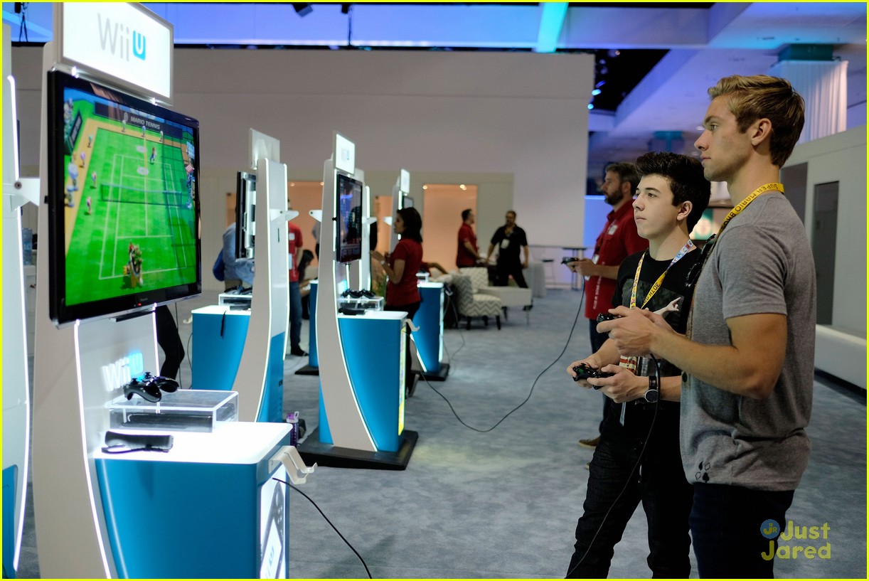 Austin North & Bradley Steven Perry Get Their Game On With Nintedo At E3