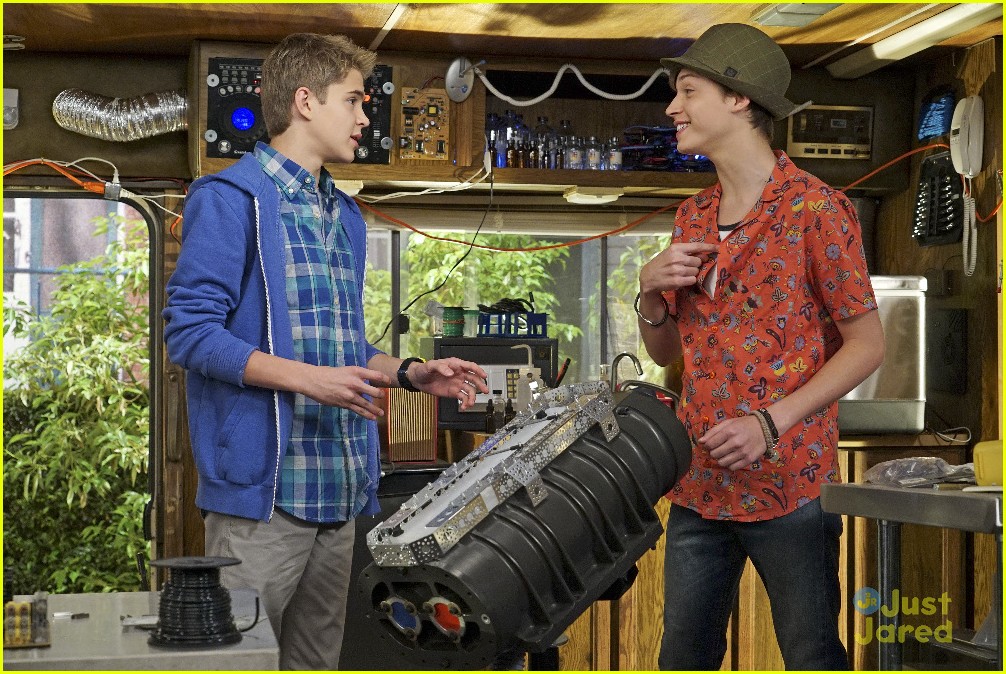 'Best Friends Whenever' Premieres TONIGHT - See The Pics From The Premiere Ep!