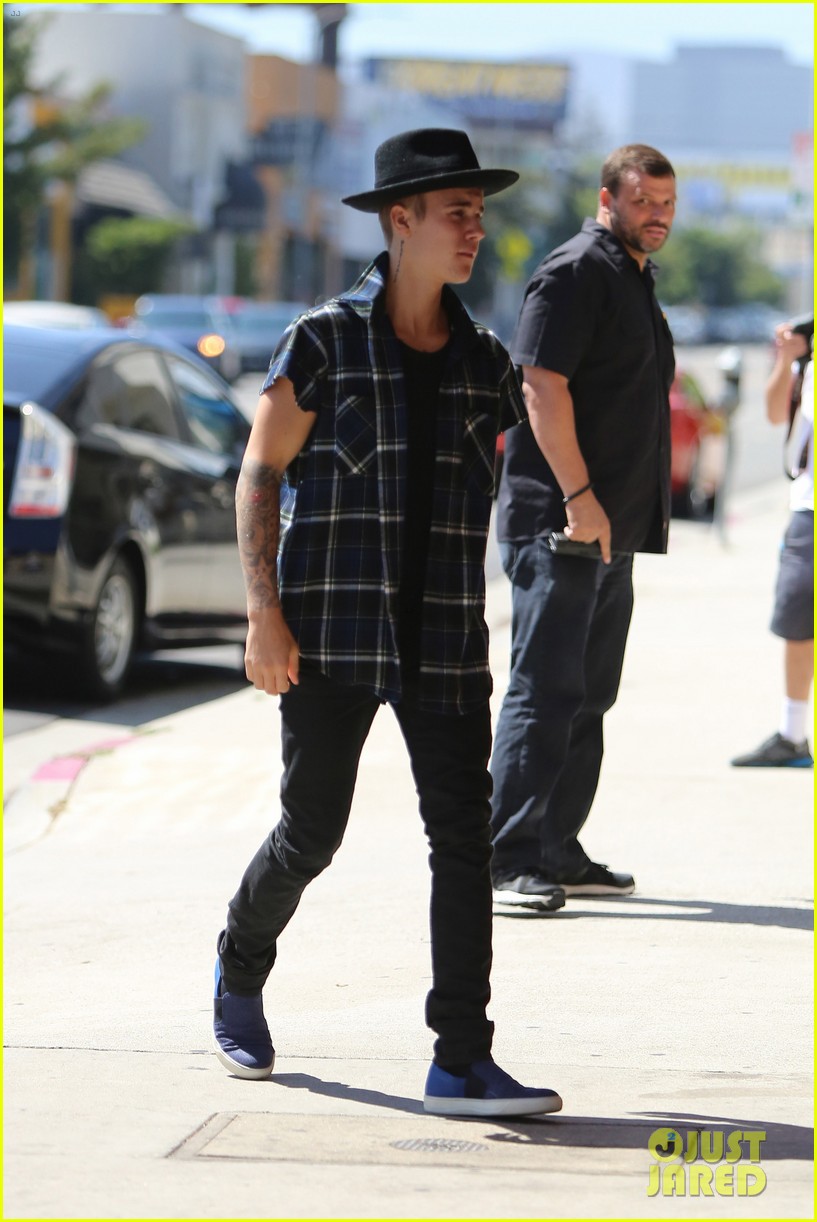 Justin Bieber Does a Parkour Sequence for 'Zoolander 2' - Get the Details!