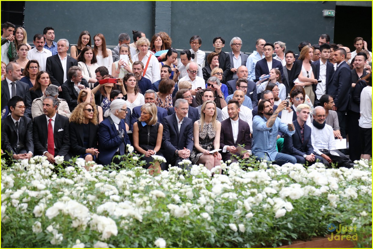 Dave Franco & Girlfriend Alison Brie Couple Up at Dior Homme Show!