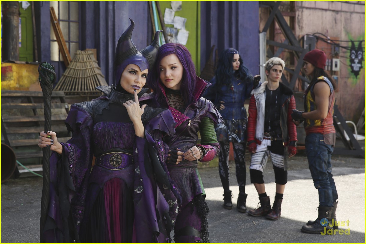 See The New 'Descendants' Pics Before Shawn Mendes' Music Video Premiere!