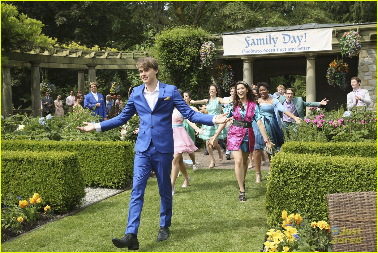 See The New 'Descendants' Pics Before Shawn Mendes' Music Video Premiere!