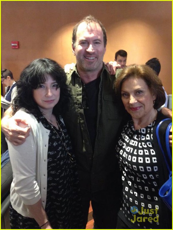 Alexis Bledel & Jared Padalecki Reunite with 'Gilmore Girls' Cast!