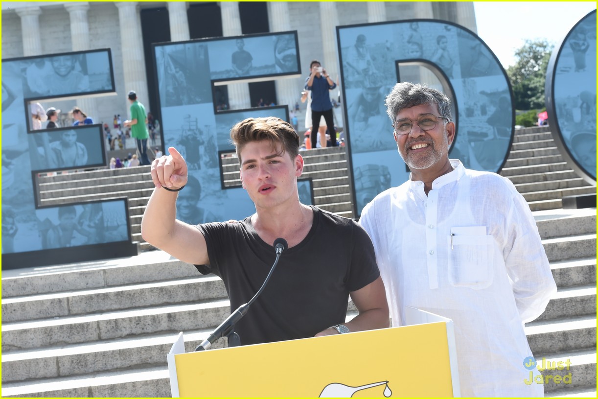 Gregg Sulkin Speaks At Satyarthi Children's Foundation Rally In Washington, D.C. - Watch Here!