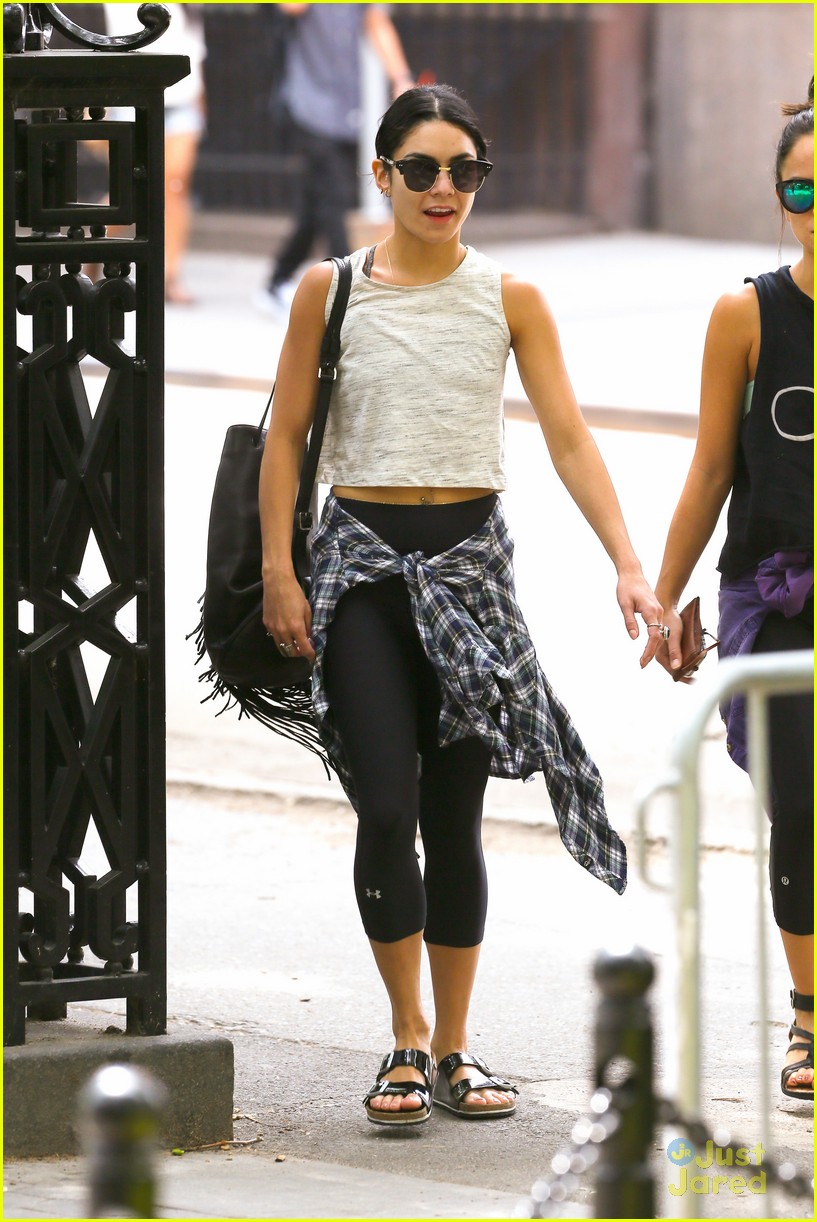 Vanessa Hudgens Is All About Her Cute Feet!